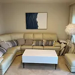 Piso 2 Habitaciones, Salon 2 Bano En Puerto Banus Vista Mar !